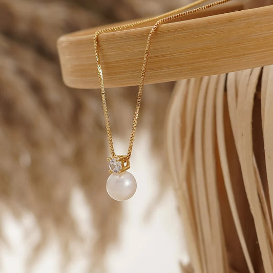 Classic Pearl Pendant Necklace