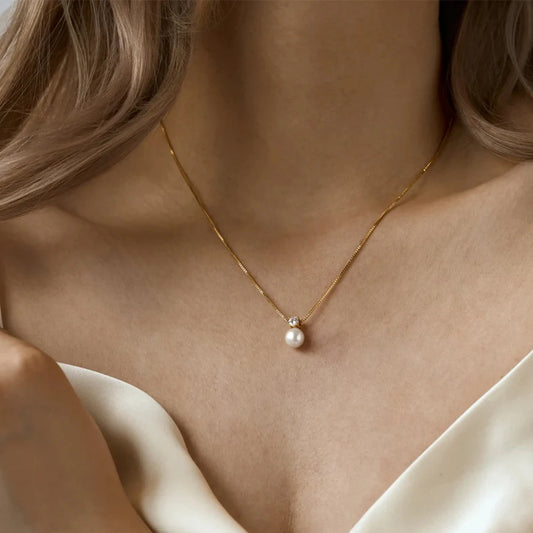 Classic Pearl Pendant Necklace