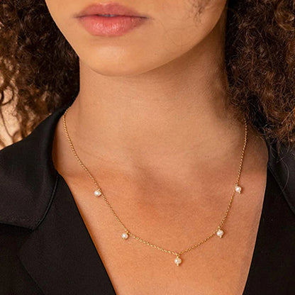 Chic Pearl Necklace