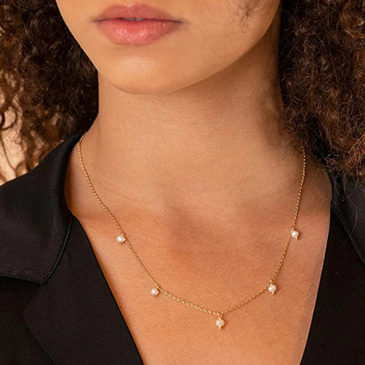 Chic Pearl Necklace