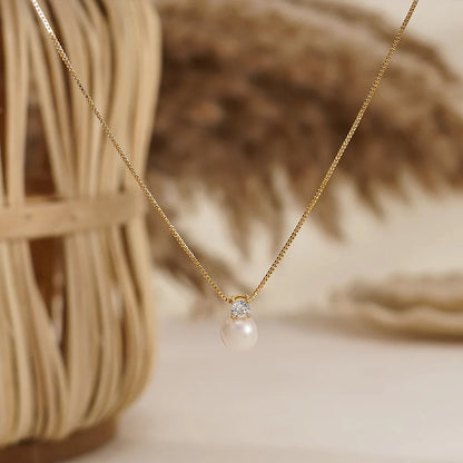 Classic Pearl Pendant Necklace