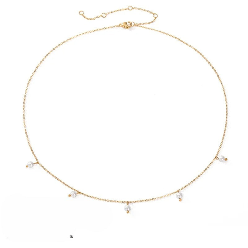 Chic Pearl Necklace